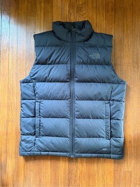 The North Face Men’s Black 550 Puffer Vest